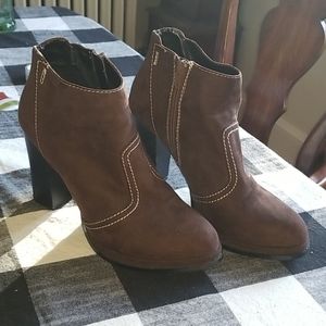 Brown suede botties